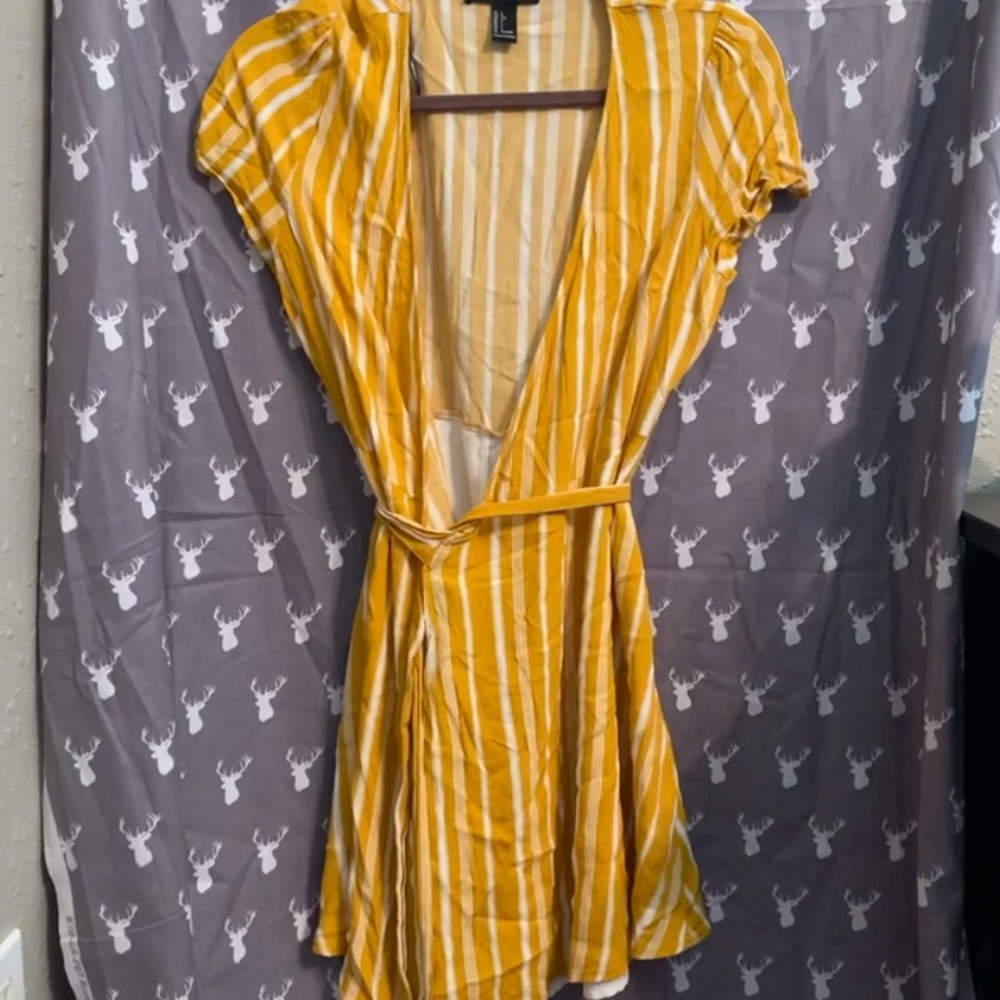 Adorable tie summer dress